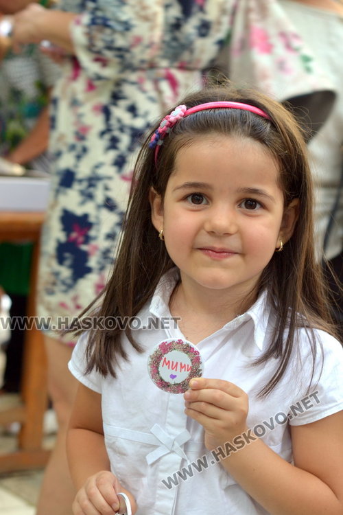 Детската вселена напълни централната алея