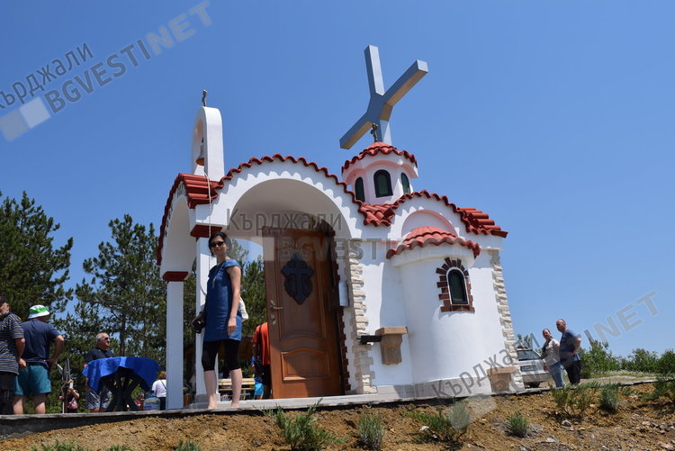 Осветиха параклиса „Всях Святих”над Главатарци, християни и мюсюлмани един до друг