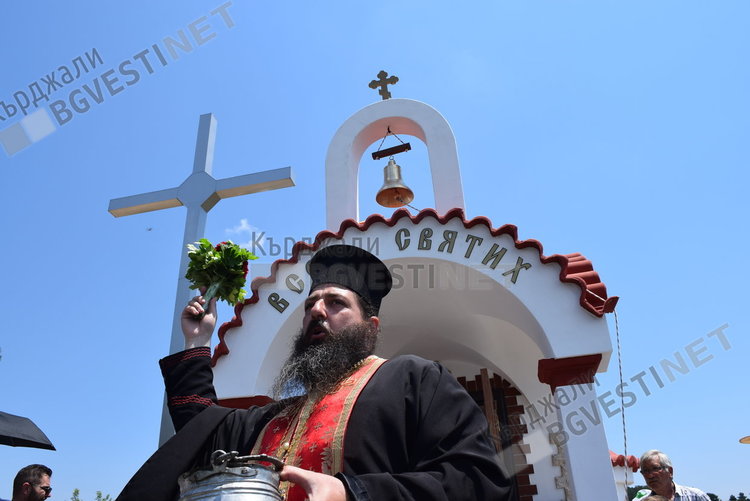 Осветиха параклиса „Всях Святих”над Главатарци, християни и мюсюлмани един до друг