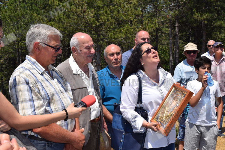 Осветиха параклиса „Всях Святих”над Главатарци, християни и мюсюлмани един до друг