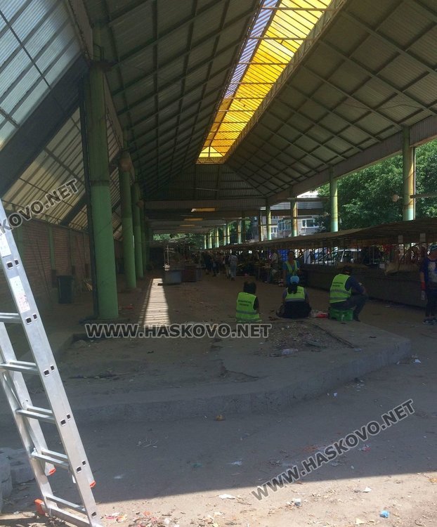 Започна преместването на Бабин пазар