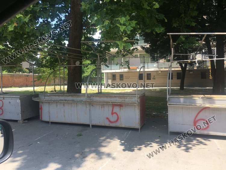 Започна преместването на Бабин пазар