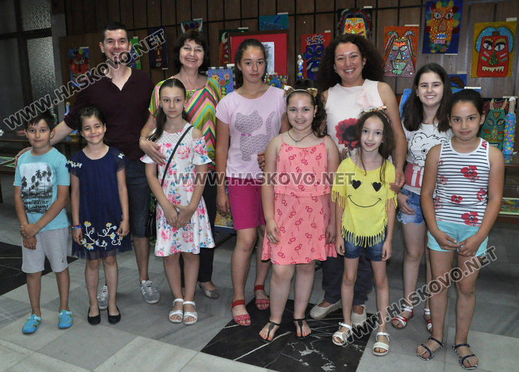 Школа „Пастело“ донесе морски полъх в градската библиотека за 2 години ЧРД