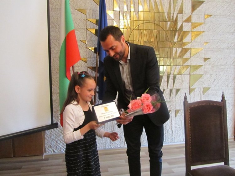 Ученици от Смолян с награди в конкурса „Добротата в моя клас“