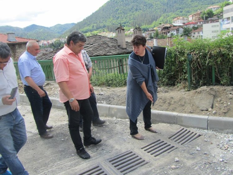 Общината спира ремонта на проблемната улица в Устово, прави се нов проект за наводняваните къщи