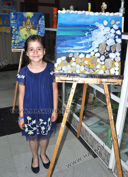 Школа „Пастело“ донесе морски полъх в градската библиотека за 2 години ЧРД