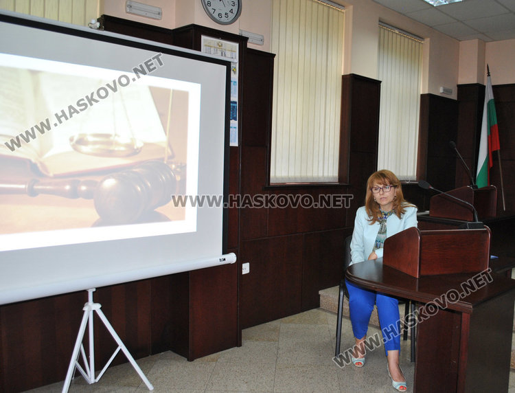 Шефката на Административния съд: да си съдия е призвание, не професия