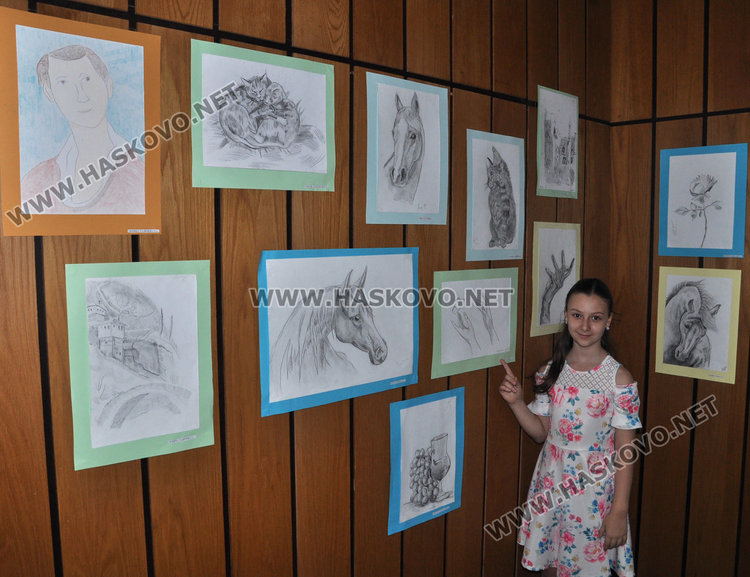 Школа „Пастело“ донесе морски полъх в градската библиотека за 2 години ЧРД