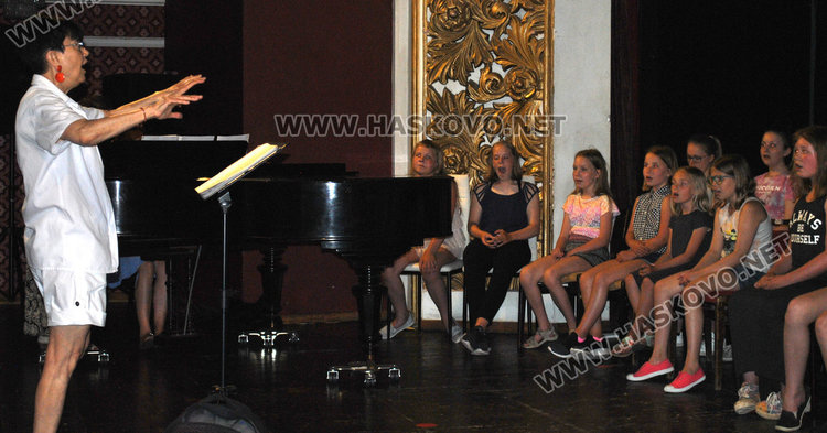 Финландският хор „Катаянмарят“ в Хасково с песен на Александър Танев