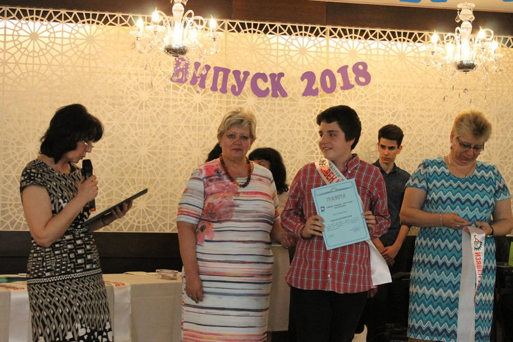 За патронния празник на Езикова гимназия „Христо Ботев“ отново тържество на ума, таланта и успеха