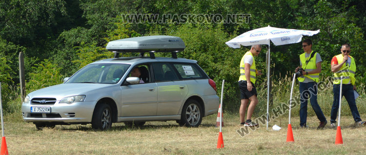 200 фенове на дрифта показват майсторско шофиране в Сусам 