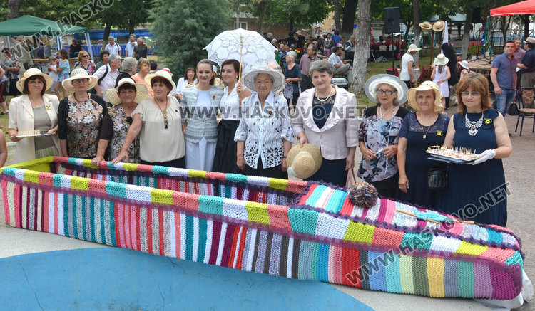 Село Крум влиза в Гинес с 4-метров плетен терлик 