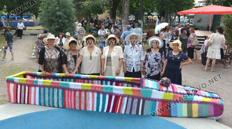 Село Крум влиза в Гинес с 4-метров плетен терлик 