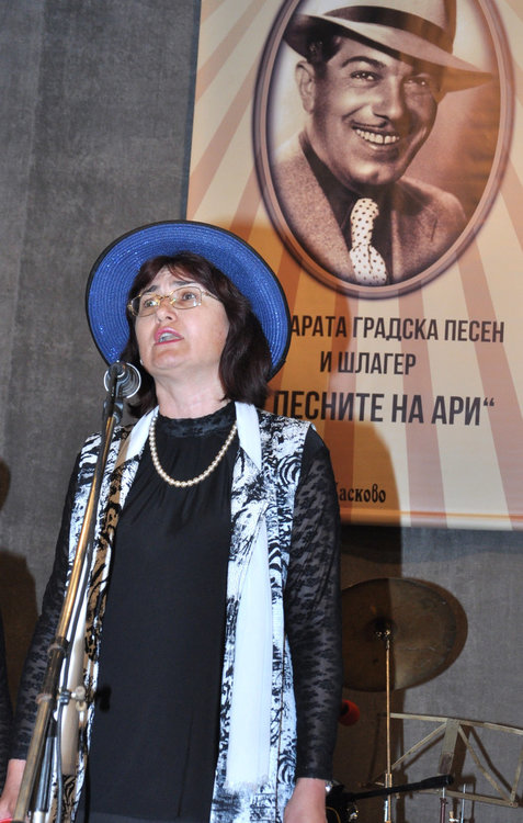 Фестивалът за стари градски „С песните на Ари“ днес в читалище „Заря“