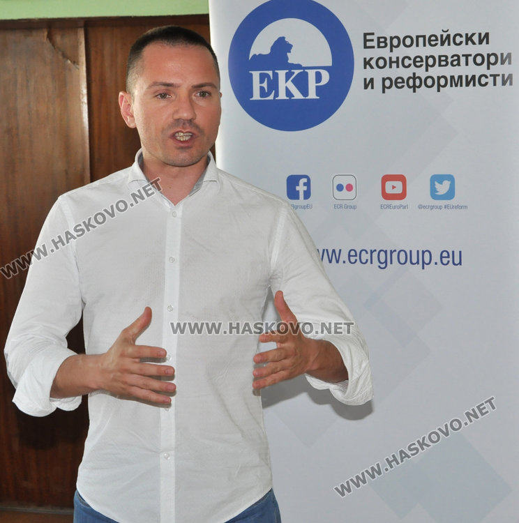 Ангел Джамбазки: Западните фирми да плащат в България европейски заплати 