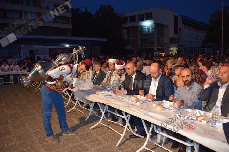 Конвоят „Берекет“ идва в Кърджали на 13 юни, ще даде ифтар на 3000 души