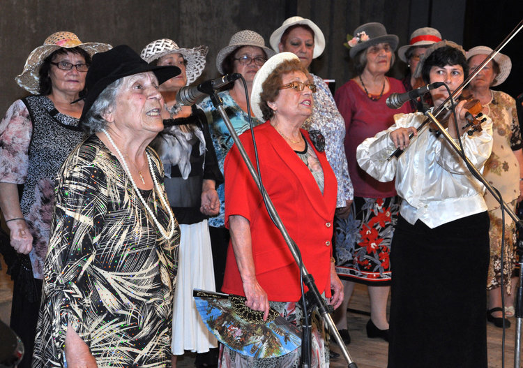 Фестивалът за стари градски „С песните на Ари“ днес в читалище „Заря“