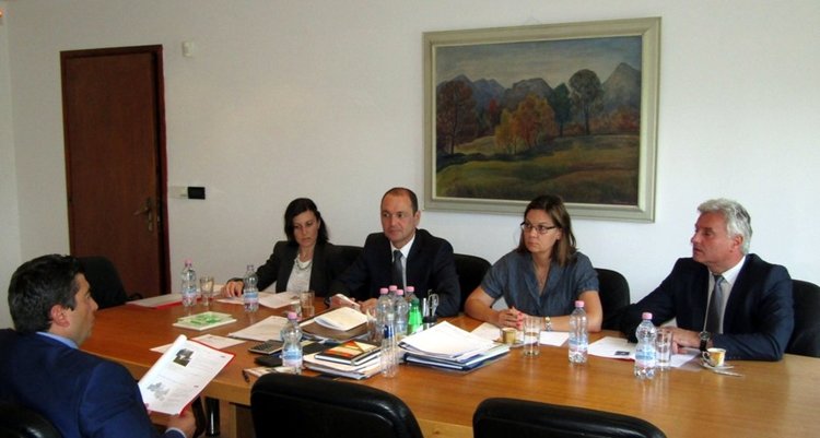 Нови 31 км. електропроводи и инвестиции за близо 6 млн. лв планира ЕВН в Смолянско