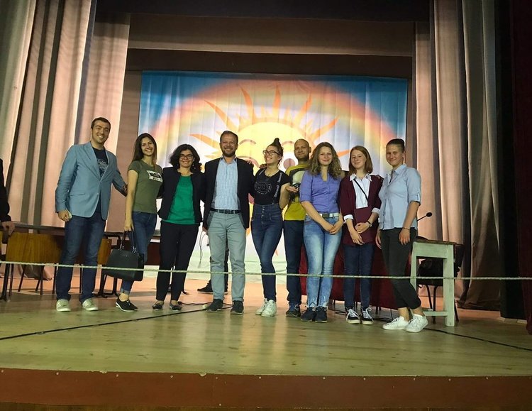 Смолянски ученици отвяха конкуренцията на състезание, представят България в Страсбург