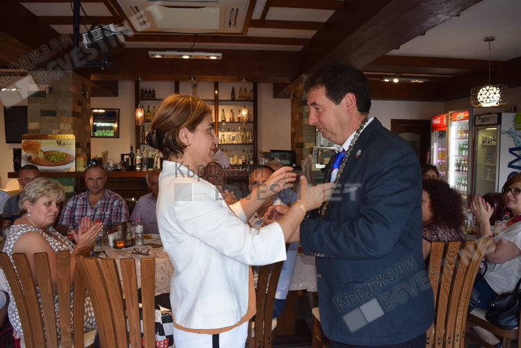 Бахар Палова предаде президентските правомощия в Ротари клуб Кърджали на Валентин Гогев