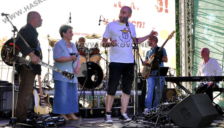 Откриването на фестивала „Театър, обичам те!“ събра стотици хасковлии