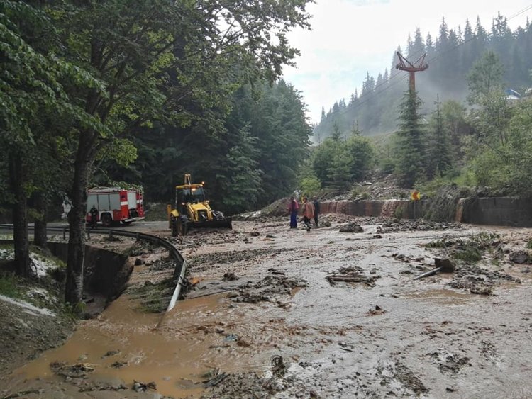 Бедствено положение в девинско село, реката излезе от коритото в Стойките