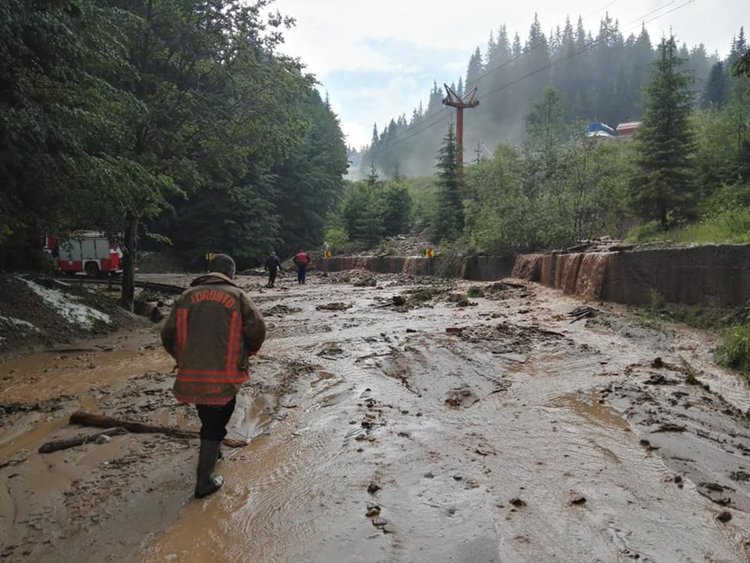 Бедствено положение в девинско село, реката излезе от коритото в Стойките
