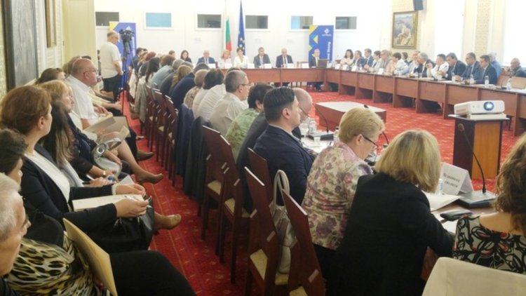 Разходите за лечение растат, а общественото здраве не се подобрява