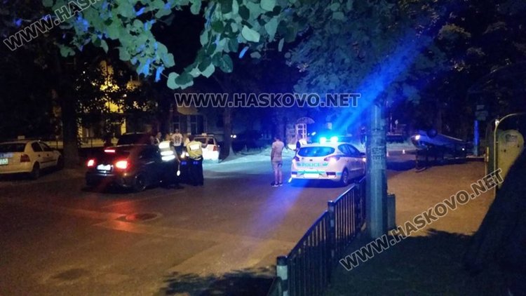 Пиян хасковлия се обърна с БМВ, две момичета пострадаха