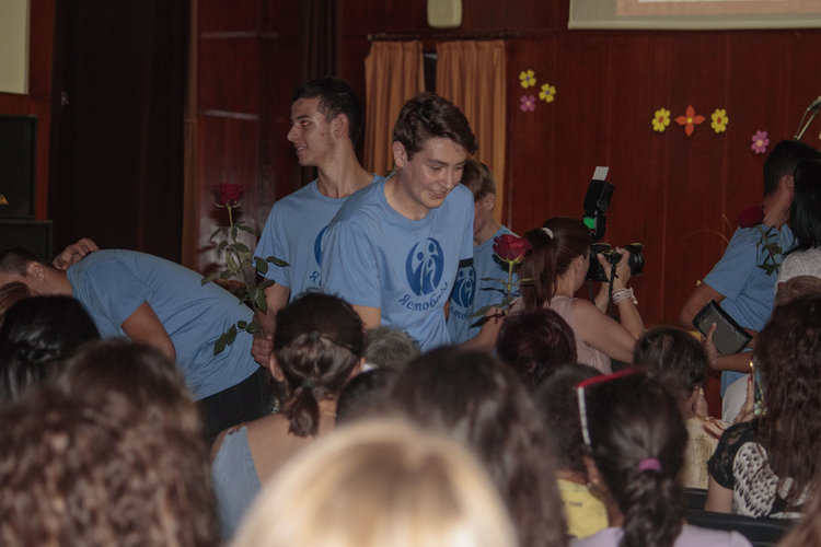 Емоционален реверанс към руския език направиха учениците на Радка Муратева