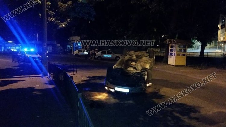 Пиян хасковлия се обърна с БМВ, две момичета пострадаха