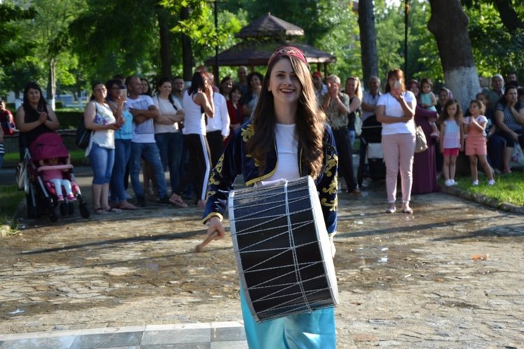 Концерт с автентични песни и танци за Рамазан байряма в Момчилград