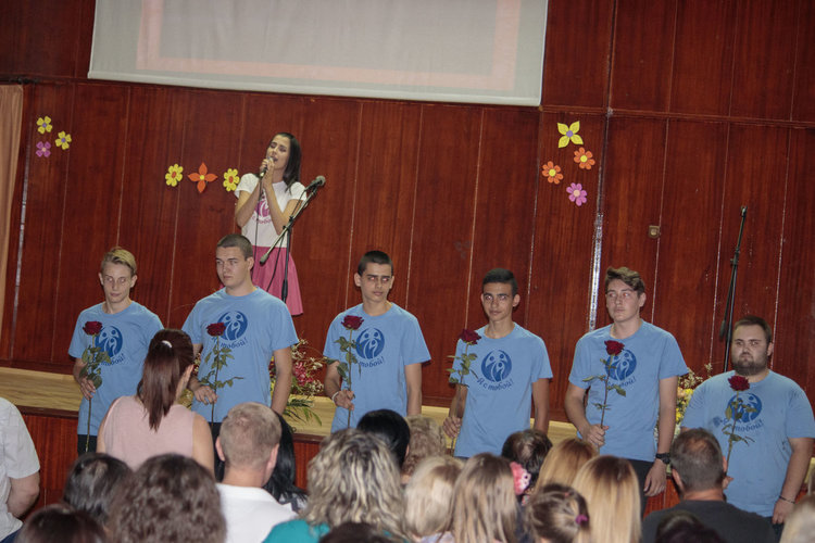 Емоционален реверанс към руския език направиха учениците на Радка Муратева