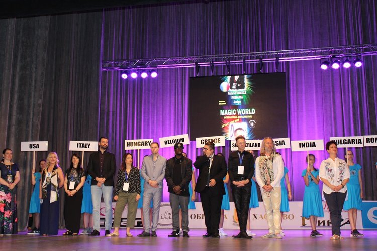 Вълшебен е светът в Хасково от днес