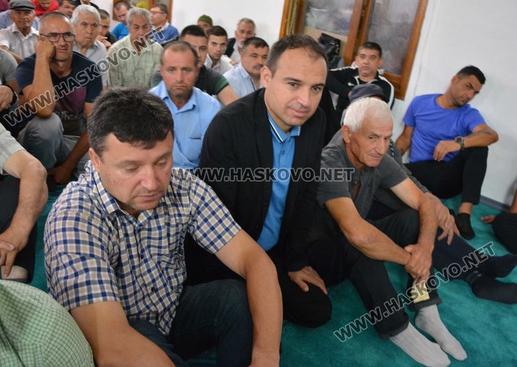 Хасковските мюсюлмани препълниха "Чарши джамия" на Рамазан байрам