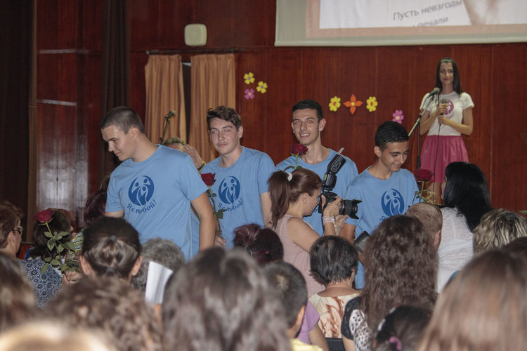 Емоционален реверанс към руския език направиха учениците на Радка Муратева