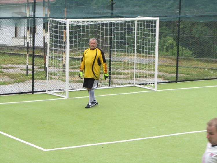 Търън посрещна празника си с Благотворителен турнир по тенис и футбол за купата на кмета