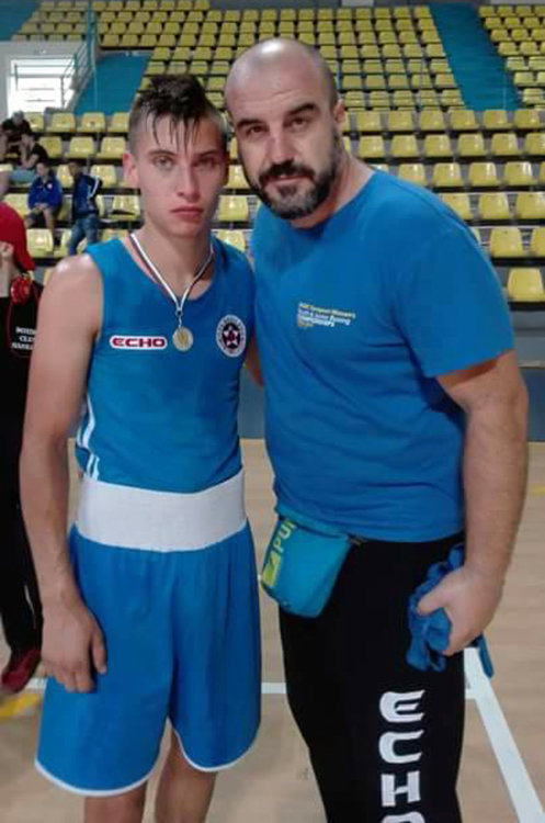 Емирджан Мехмед и единият от треньорите му Людмил Димитров