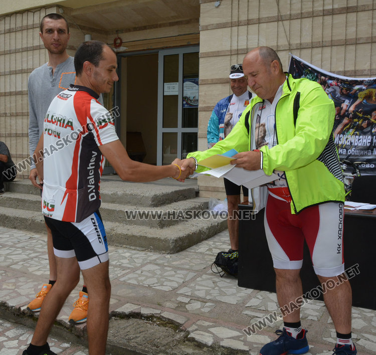 Треньорът на баскетболния ЦСКА първенец в колоездачно състезание до Аида
