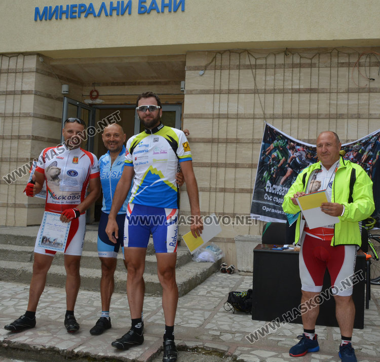 Треньорът на баскетболния ЦСКА първенец в колоездачно състезание до Аида