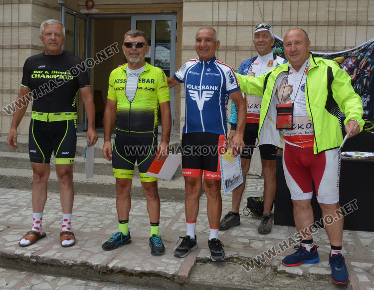 Треньорът на баскетболния ЦСКА първенец в колоездачно състезание до Аида