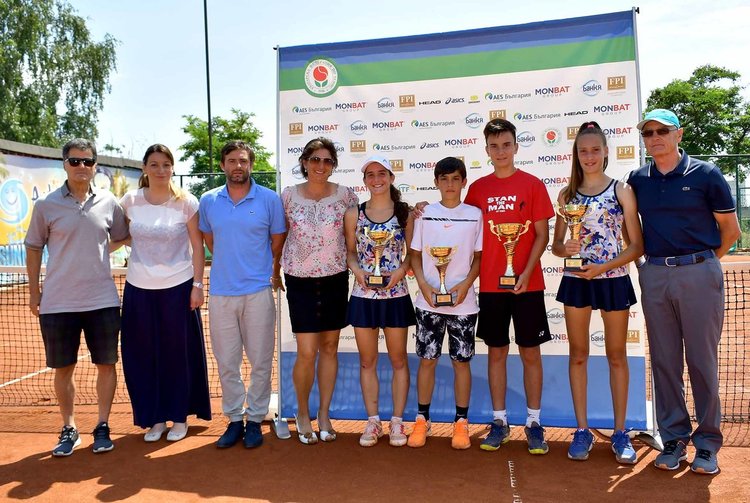 Първо и второ място за тенисиста Адриано Дженев на държавното 