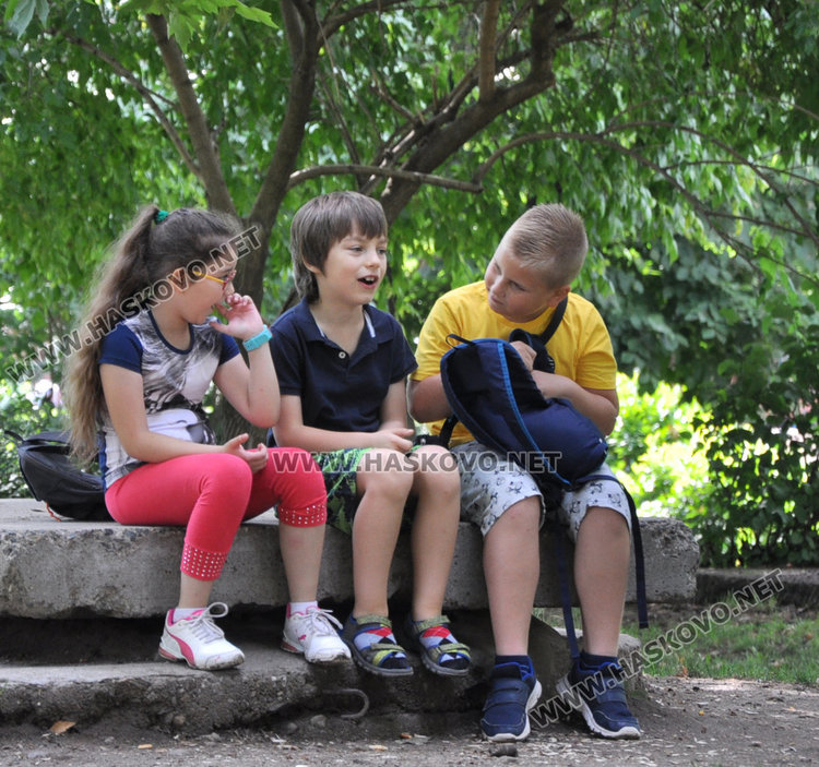 Деца се забавляваха с игри от миналото