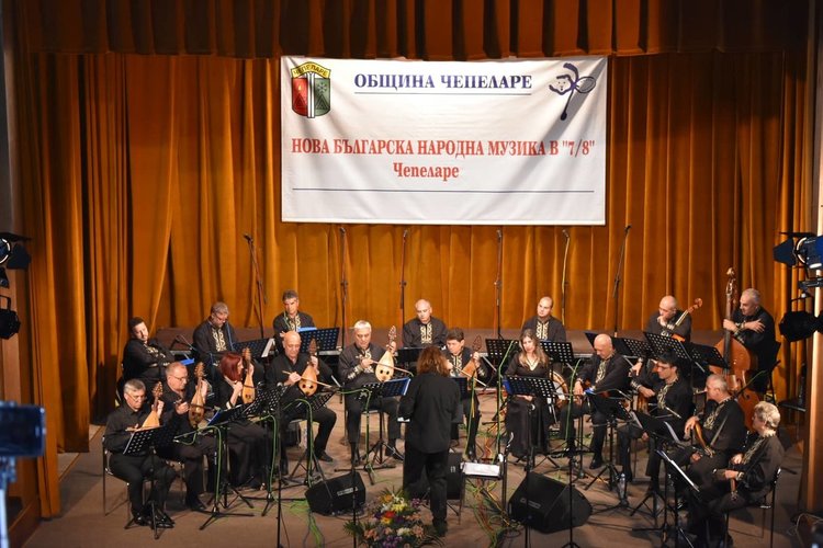 Наградиха победителите в конкурса „Нова българска народна музика 7/8“