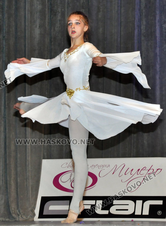 Александра Драгова №1 солист във „Вълшебен свят“ и със стипендия за Бродуей