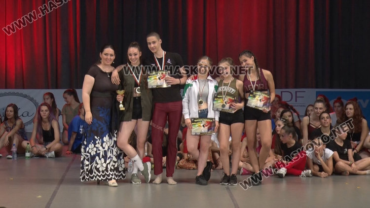 Александра Драгова №1 солист във „Вълшебен свят“ и със стипендия за Бродуей