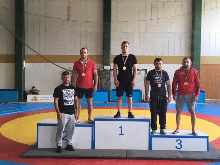  5 медала, 2 титли и второ място отборно за мъжете на Димитровград