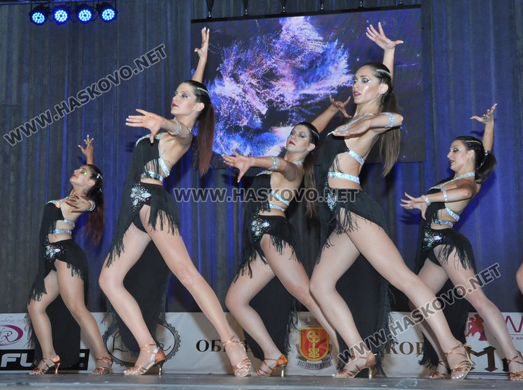 Александра Драгова №1 солист във „Вълшебен свят“ и със стипендия за Бродуей