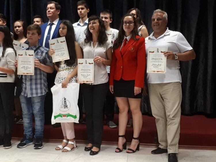 Александра Заимова от „Славейков“ спечели посещение в Москва с есето си