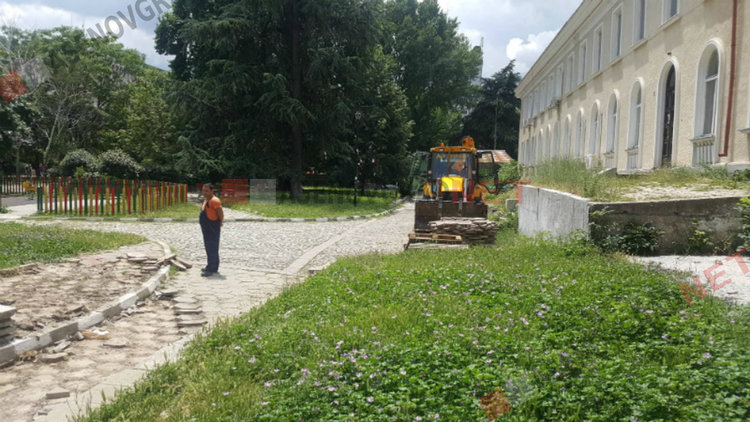 Изкопни дейности в центъра на Асеновград